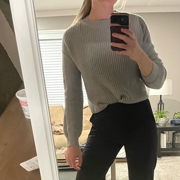 Cropped Sweater - Picture 1 of 6